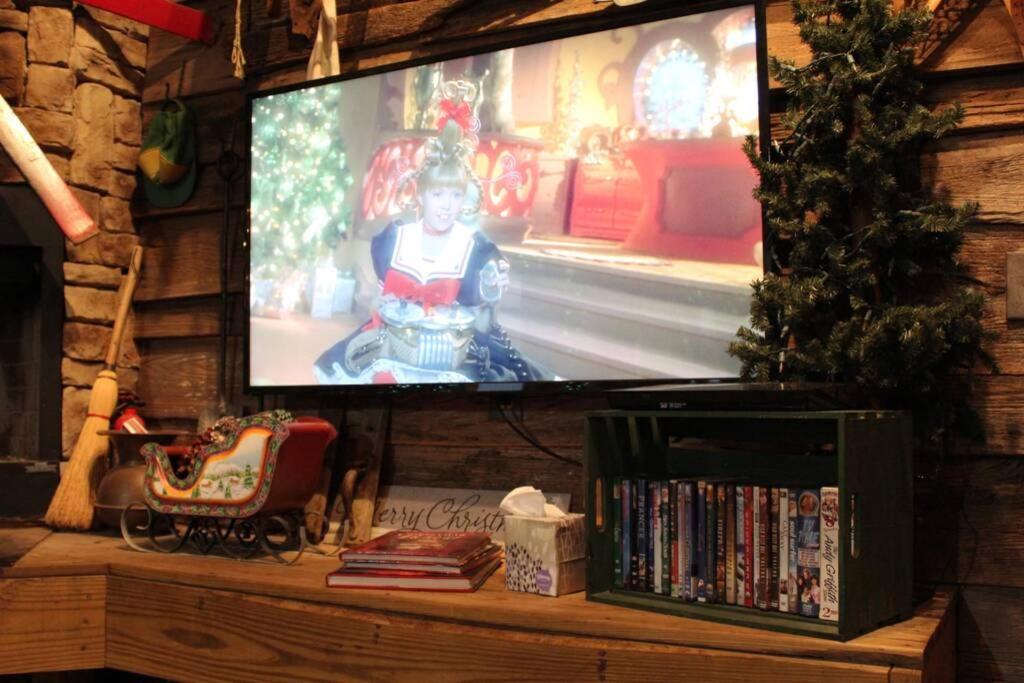 Rural Life On A Real Christmas Tree Farm! Hallmark Experience! Ozark المظهر الخارجي الصورة