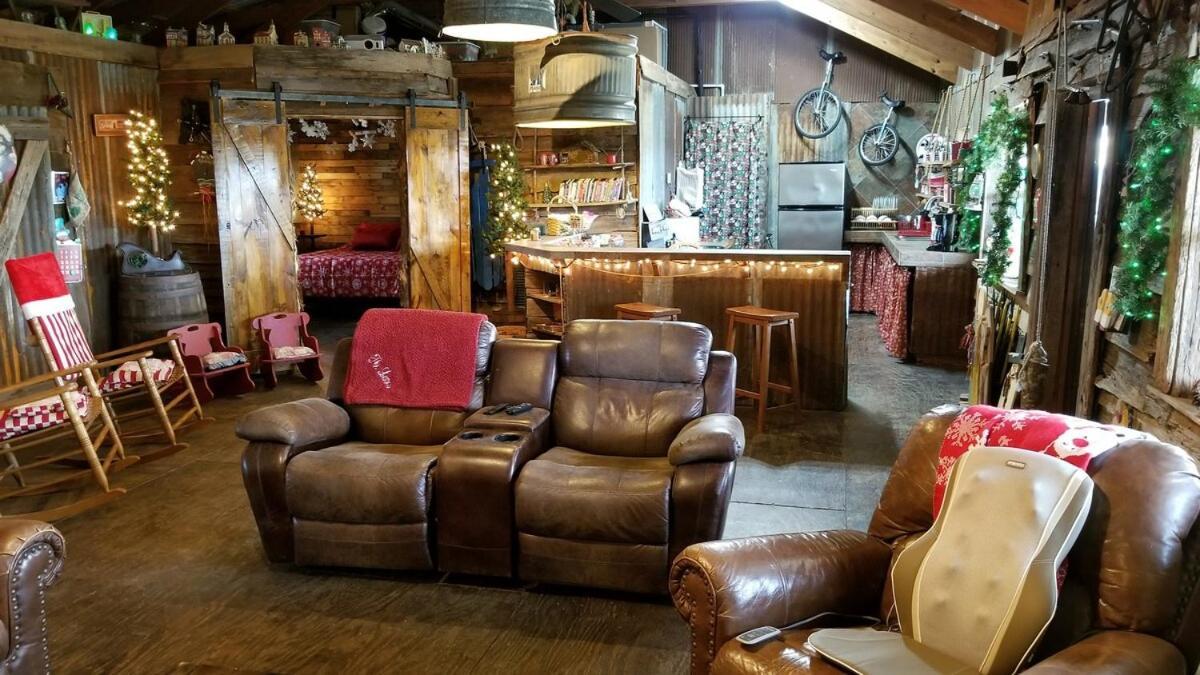 Rural Life On A Real Christmas Tree Farm! Hallmark Experience! Ozark المظهر الخارجي الصورة